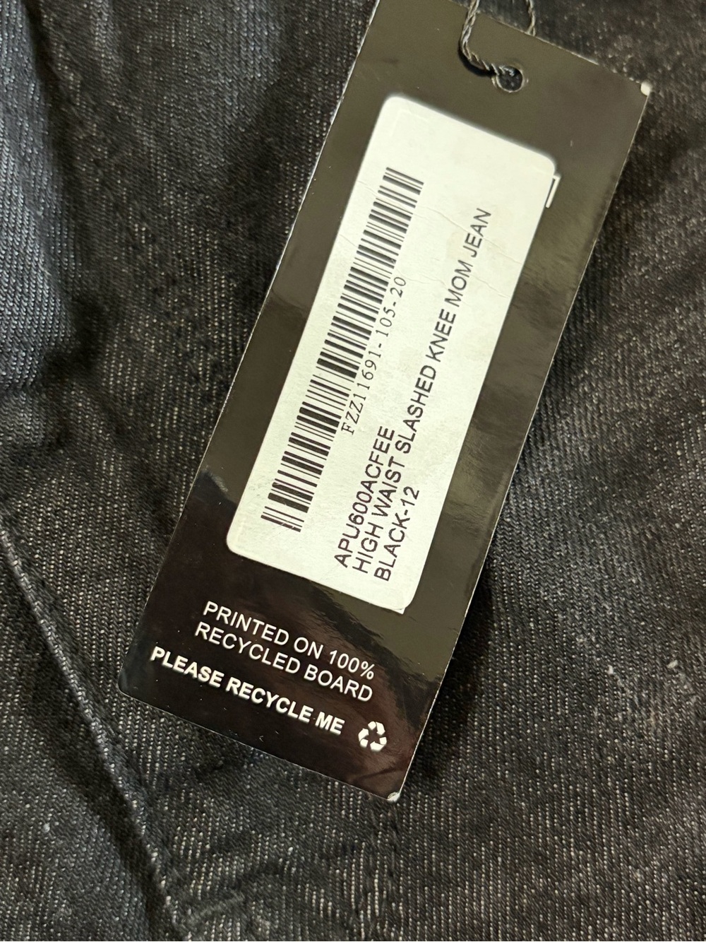 NEW WITH TAGS Boohoo Black High-Rise Slim Mom Jeans - Women size US 8 - Picture 4 of 5
